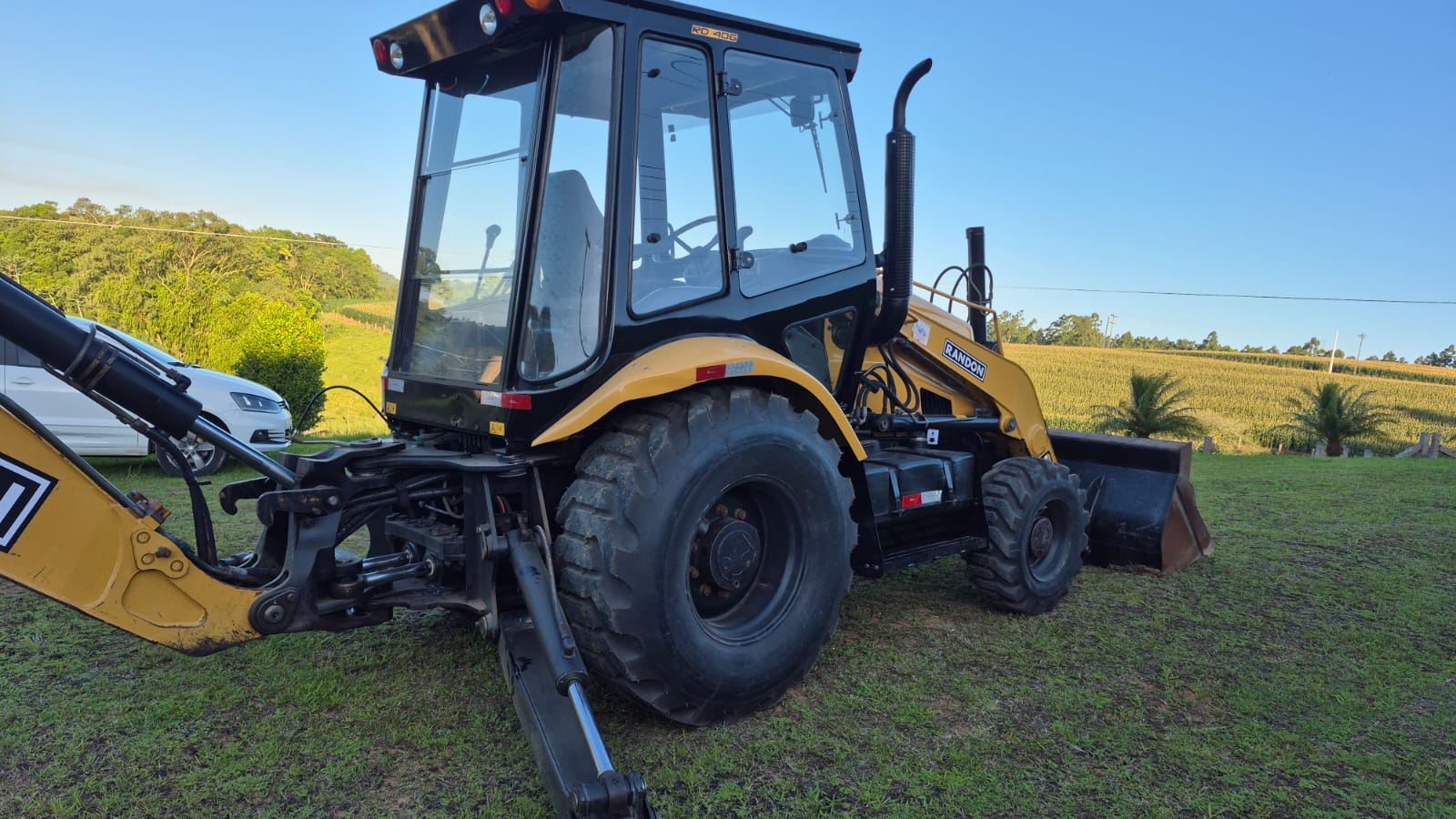 Randon RD406 – Retroescavadeira 4x4